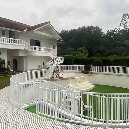Reddoorz Plus @ Megamendung Puncak 2 Bogor Esterno foto