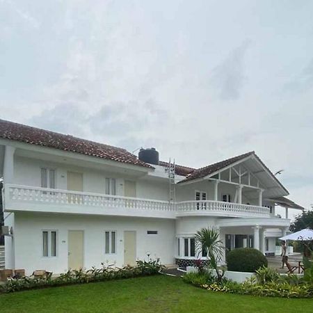 Reddoorz Plus @ Megamendung Puncak 2 Bogor Esterno foto