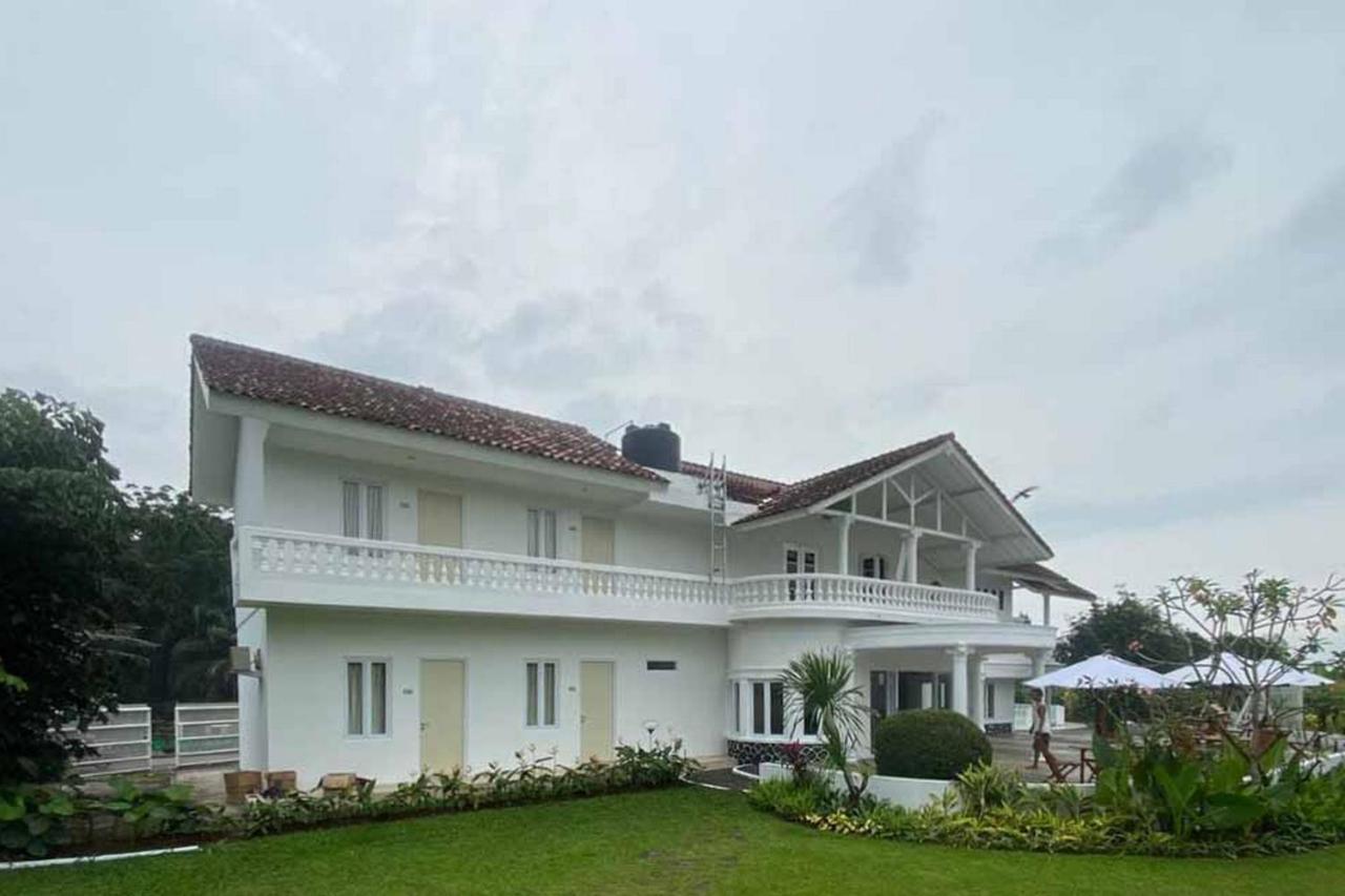 Reddoorz Plus @ Megamendung Puncak 2 Bogor Esterno foto